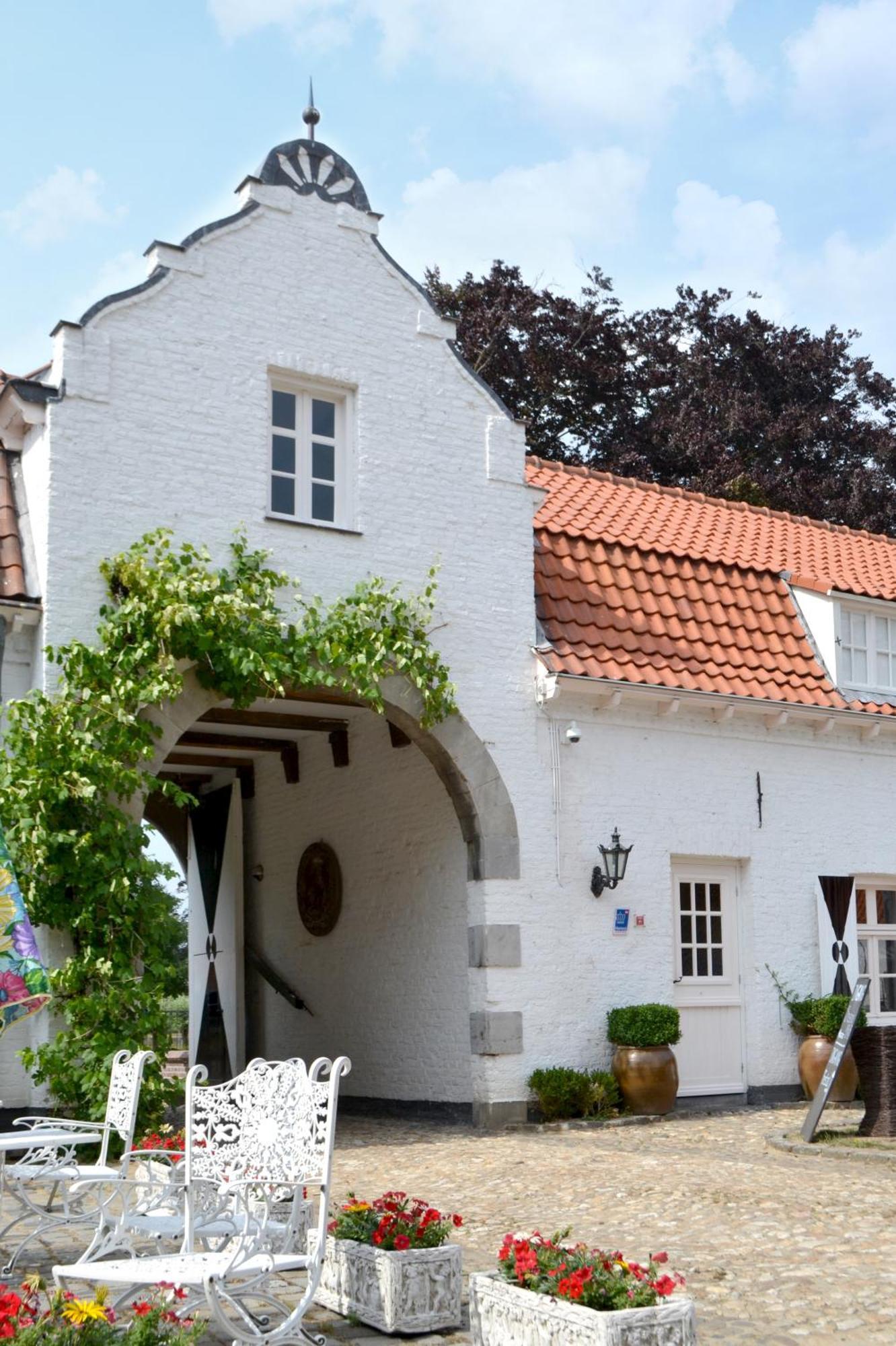 Kasteel Aldenghoor Bed & Breakfast Haelen Bagian luar foto