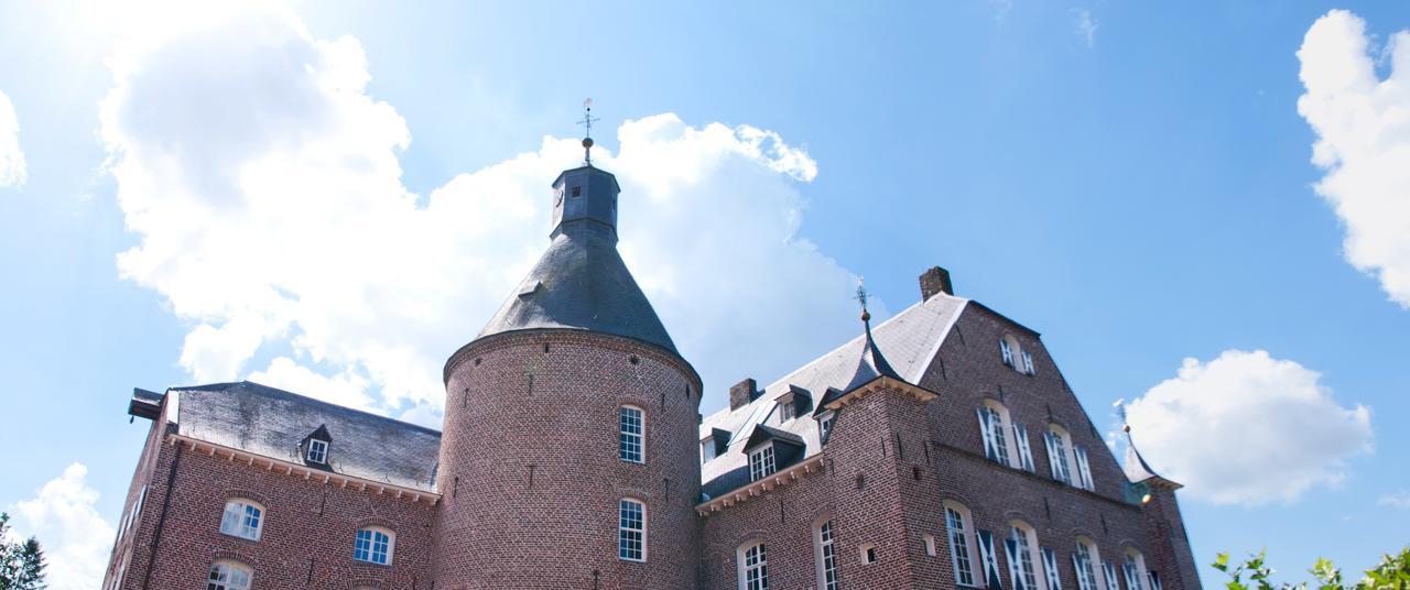 Kasteel Aldenghoor Bed & Breakfast Haelen Bagian luar foto