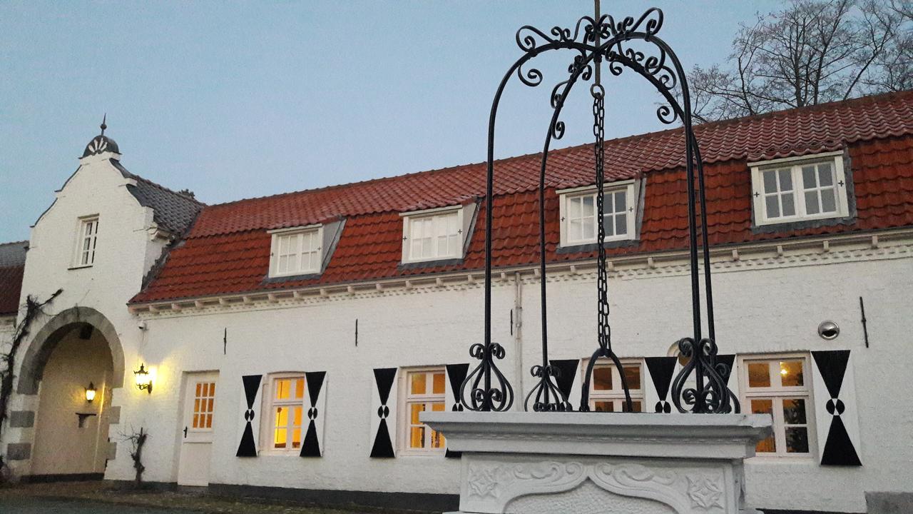 Kasteel Aldenghoor Bed & Breakfast Haelen Bagian luar foto